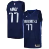 Prestigioso Luka Dončić Dallas Mavericks Jordan Brand Swingman Player Jersey Statement Edition Navy